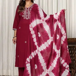 GHUMMAN SONAKSHI Women Ethnic Motifs Embroidered Pure Cotton Kurta with Trouser & Dupatta image 5