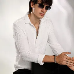 Campus Sutra Men Comfort Spread Collar Solid Casual Shirt-picture-12