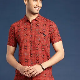 Taavi Men Ajrakh Block Print Ethnic Motifs Pure Cotton Half Sleeve Casual Shirt image 3