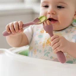 BabyStreet 4- Pcs Dishwasher Safe All-In-One Feeding Set image 5