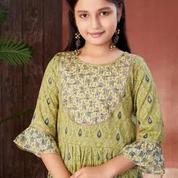 Muhuratam Girls Ethnic Wear Green Colour Leaf Pattern With Gota Lace Rayon Kurti Pant Set-image-95