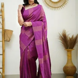 CaniBani Woven Design Silk Blend Banarasi Saree image 4