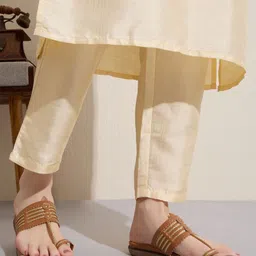 Inc 5 Women Embellished Ethnic One Toe Flats-picture-14