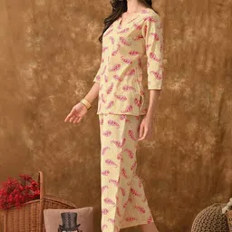 SHREE ARIHANT CREATIONS Women Ethnic Motifs Printed Regular Kurti with Trousers image 4