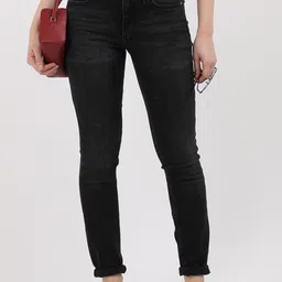 Calvin Klein Jeans Women Skinny Fit Light Fade Jeans-image-98