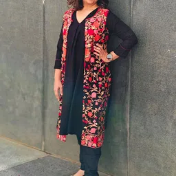 The Mom Store Women Embroidered Layered Thread Work Maternity Shacket Kurta with Trousers image 5