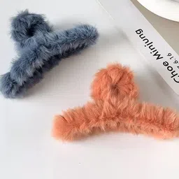 Lyphy Women Set of 6 Plush Barrettes Fur Grip T Shape Claw Clip image 3