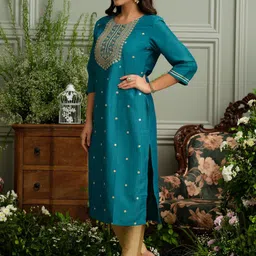 House of Pataudi Embroidered Round Neck & Three-Fourth Sleeves Kurta image 4