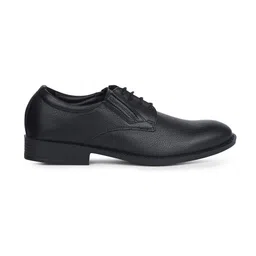 Bata Men Textured Formal Derbys image 4