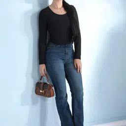 SZN Crop Top image 3