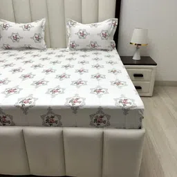 Pure Decor Royal Passion White Printed Pure Cotton 240 TC Queen Bedsheet Set 2.28 x 2.54m image 3
