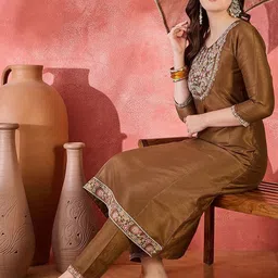 Sangria Floral Yoke Design Round Neck Thread Work A-Line Kurta With Trousers & Dupatta-image-35