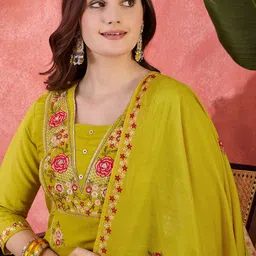 Sangria Floral Embroidered Thread Work Straight Kurta with Trouser & Dupatta-image-38