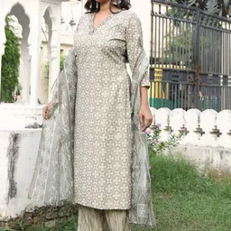 Chandbaali Geometric Printed Pure Cotton Straight Kurta With Palazzo & Dupatta image 3