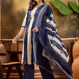 Sangria Floral Printed V-Neck Pure Cotton Straight Kurta With Trousers And Dupatta image 4