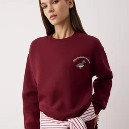 Trendyol Women Embroidered Details Round Neck Long Sleeves Oversized Sweatshirt-image-2