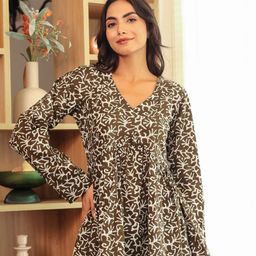 LABEL ADRIJA Floral Printed V-Neck Pure Cotton A-Line Top-picture-17
