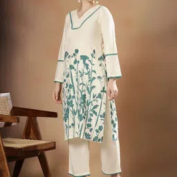 STYLEBAAZI Women Floral Printed Regular Pure Cotton Kurta with Trousers-picture-16