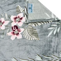 KLOTTHE Green Floral Woolen 300 TC Double Fine Bedsheet With Pillow Covers - 98 x 88 In image 2