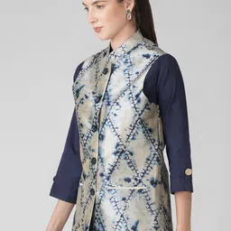 Vastraa Fusion Women Printed Nehru Jackets image 4