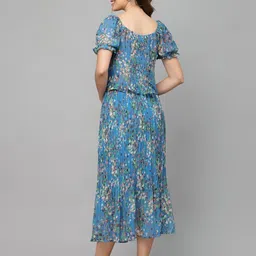 Mafadeny Floral Printed V-Neck Top & Skirt Co-Ords image 3