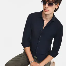 Campus Sutra Men Comfort Spread Collar Solid Cotton Casual Shirt-image-71