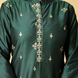 SUAAC Ethnic Motifs Embroidered Band Collar Thread Work Kurta With Trousers image 3