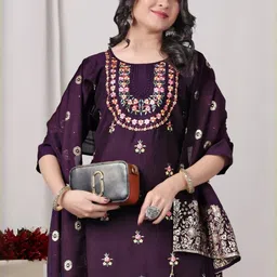 Moda Rapido Women Floral Embroidered Regular Thread Work Kurta with Trousers & With Dupatta image 4