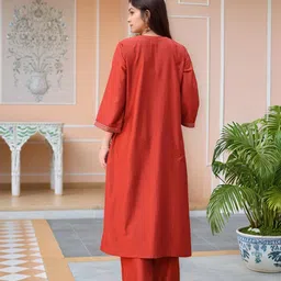 Aaghnya Ethnic Motifs Embroidered Round Neck Thread Work Kurta With Trousers image 2