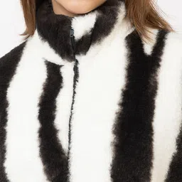 Amoldo Women Woollen Lightweight Tailored Jacket image 2