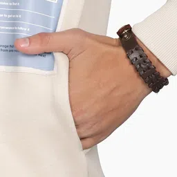 t-base Men Graphic Printed Fleece Pullover Sweatshirt image 2