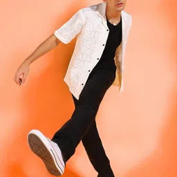 INDICLUB Men Relaxed Opaque Printed Casual Shirt image 2