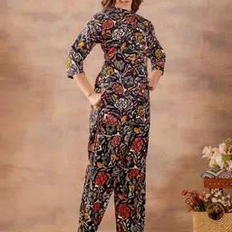 SIMPLYETHNIC Printed Mandarin Collar Tunic & Trousers Co-Ords image 2