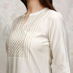 Vishudh Thread Work Mandarin Collar Straight Kurta image 2