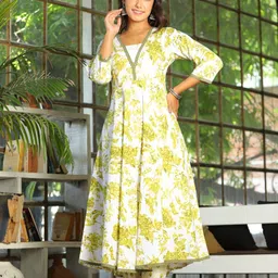 ARANGETRAM Women Floral Printed Regular Kurta with Trousers-image-4