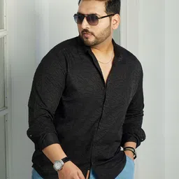 Instafab Plus Men Comfort Opaque Casual Shirt image 5