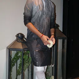 Snowdrip Men Embroidered Flared Sleeves Thread Work Kurta image 2