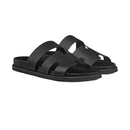 ITALIAN SHOES CO Black Flip Flops-picture-3
