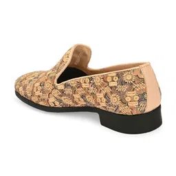 House Of Pataudi Men Embroidered Ethnic Slip On Mojaris image 2