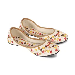 DFR Women Printed Mojaris Flats image 2