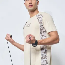 Ajile by Pantaloons Men Camouflage Colourblocked T-shirt-picture-35