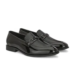 INVICTUS Men Textured Formal Slip-On Loafers image 2