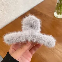 DailyObjects Women Set of 2 Plush Barrettes Fur Grip T Shape Clips Claw Clip image 2