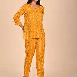 Rashmi Shree Creation Women Printed Top & Pyjamas Night suit image 3