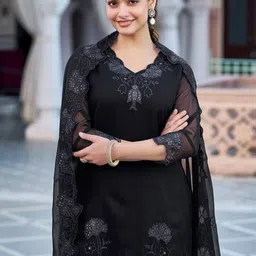 VASTRAHUT Ethnic Motifs Embroidered V-Neck Thread Work Kurta With Trousers & Dupatta image 5