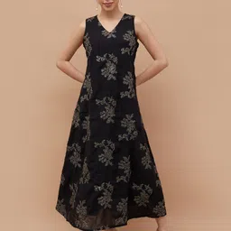 Melange by Lifestyle Floral Embroidered V-Neck A-Line Maxi Dress-image-37