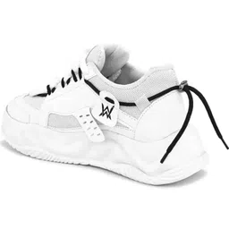 FreeMo Men White Casual Shoes image 3
