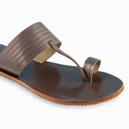House of Pataudi Men Leather Kolhapuri Chappal image 3