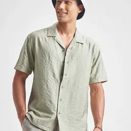 HIGHLANDER Men Relaxed Fit Textured Cuban Collar Casual Shirt-picture-38