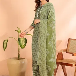 Istyle Can Women Printed Regular Kurta with Trousers & With Dupatta-image-66